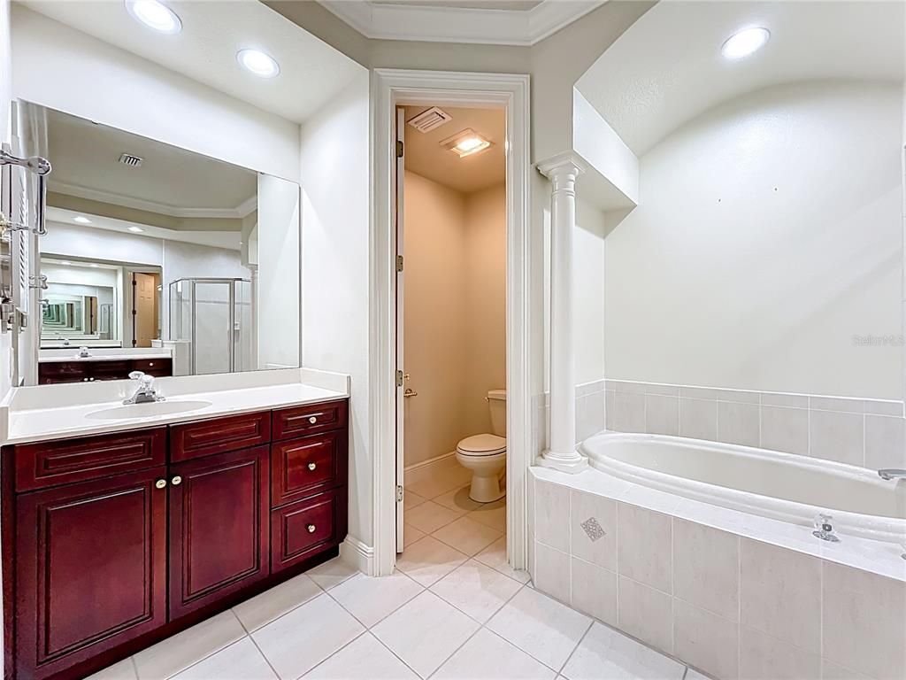 Bathroom, Interior, Recessed Lighting