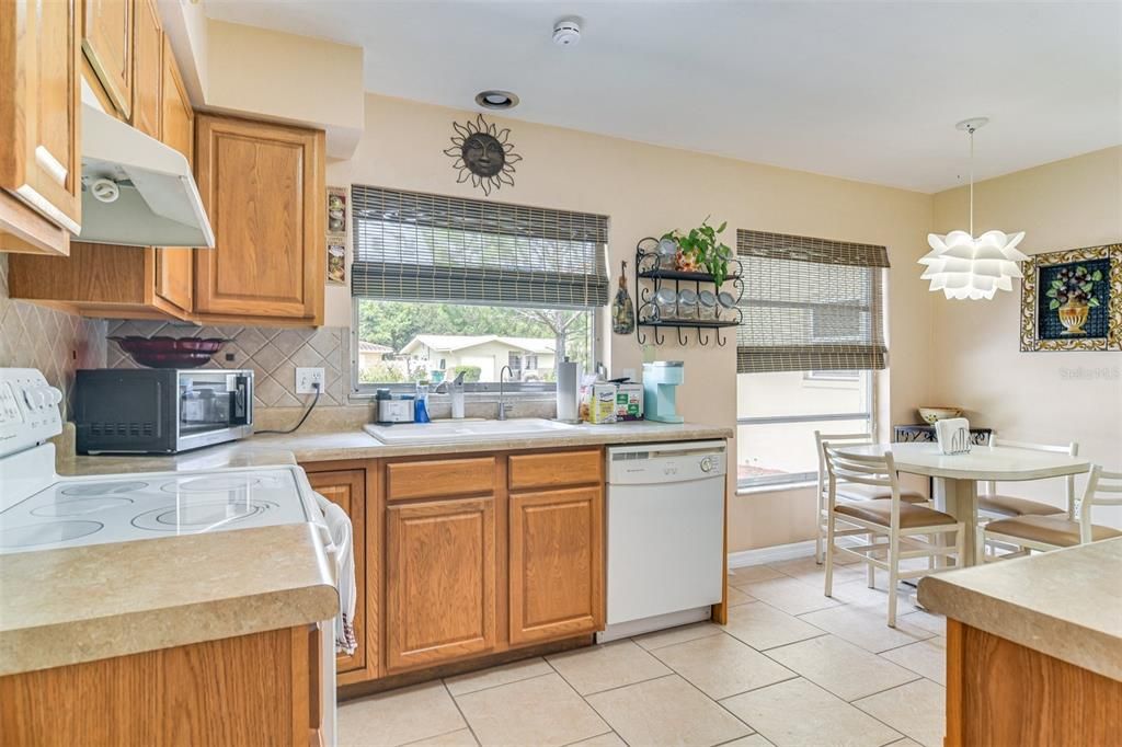 Dining room, Interior, Kitchen, Pendant Lights