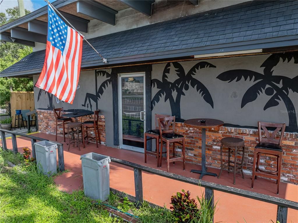 Exterior, Outdoor Kitchen