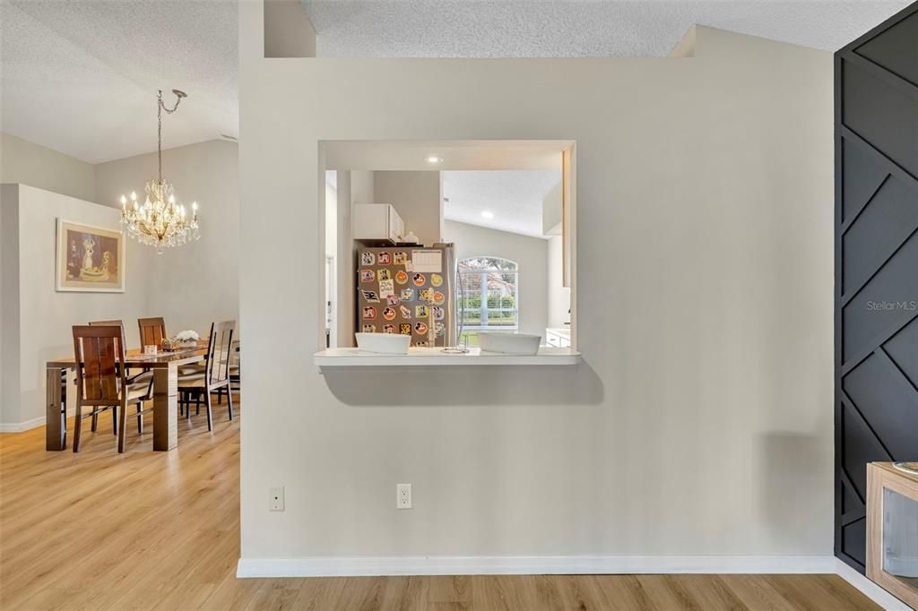 Chandelier, Dining room, Interior, Recessed Lighting, Wood Texture Flooring