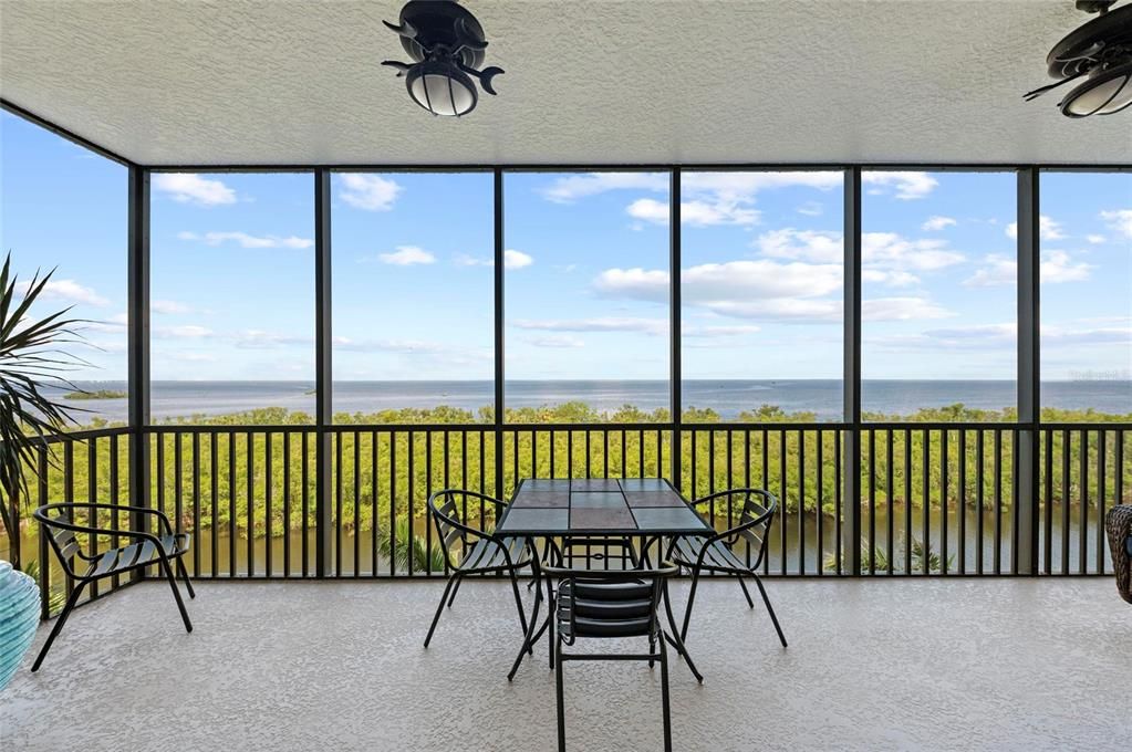 Interior, Sun Room, Water