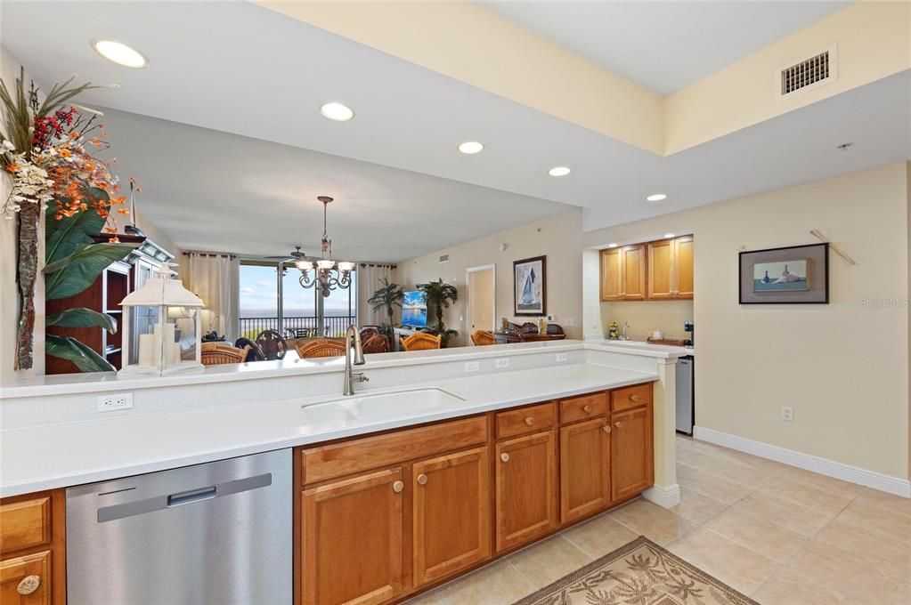 Chandelier, Interior, Kitchen, Recessed Lighting, Stainless Steel Appliances