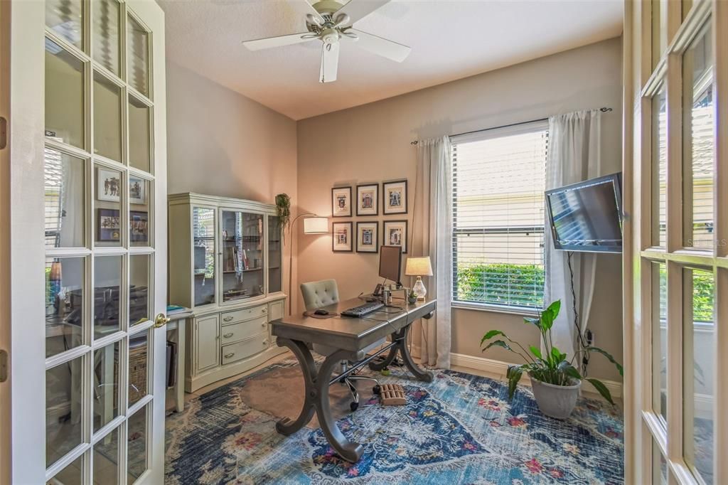 Home Office, Interior