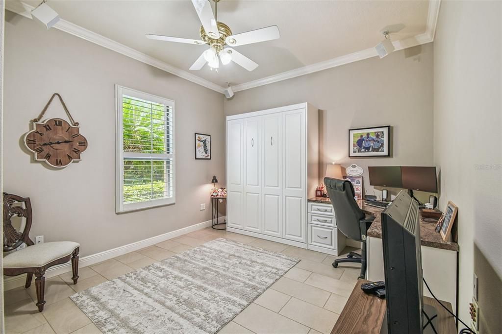 Home Office, Interior