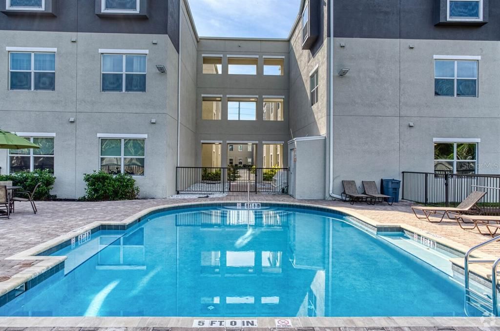 Exterior, Pool