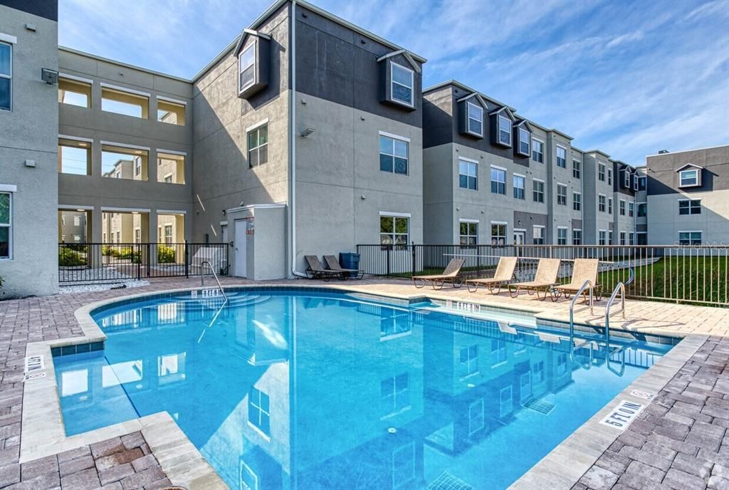 Exterior, Pool