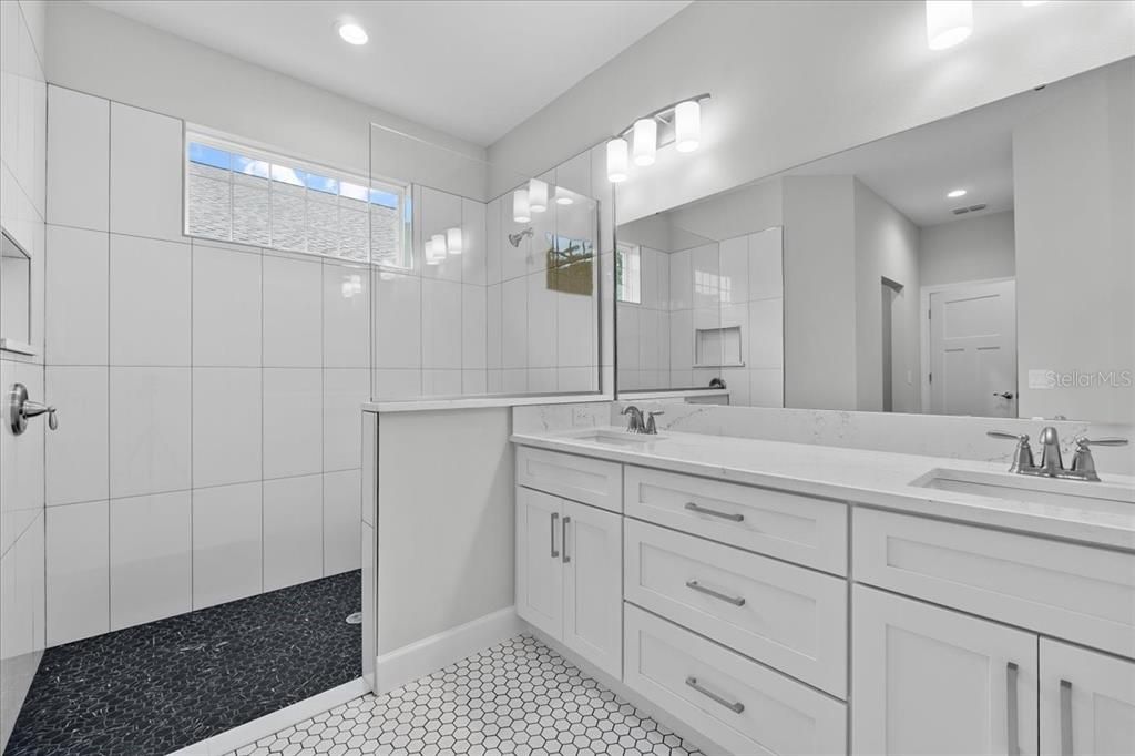 Bathroom, Dual Sink Vanities, Interior, Recessed Lighting