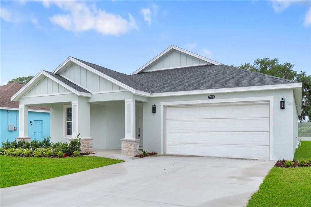 Attached, Exterior, Facade, Ranch