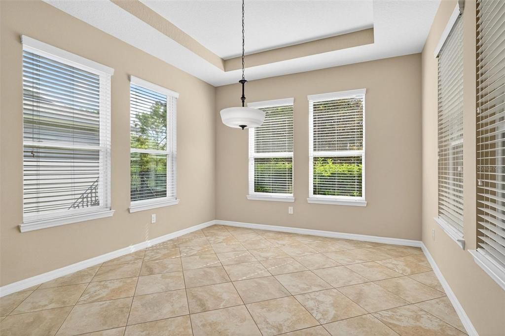 Empty room, Interior, Pendant Lights