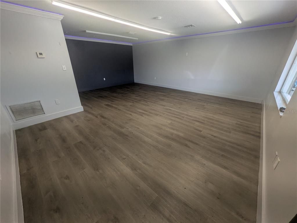 Empty room, Interior, Recessed Lighting, Wood Texture Flooring
