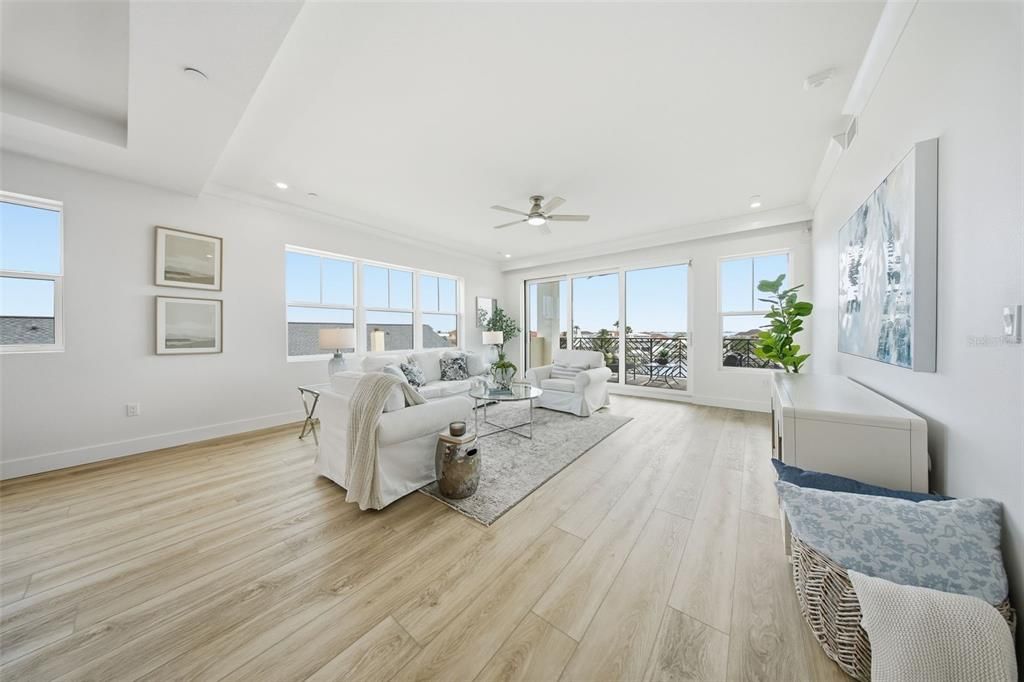 Interior, Living room, Recessed Lighting, Wood Texture Flooring