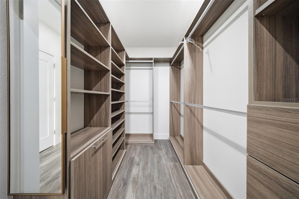 Interior, Walk-in Closets, Wood Texture Flooring