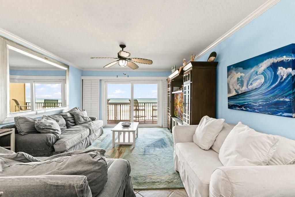 Interior, Living room, Water