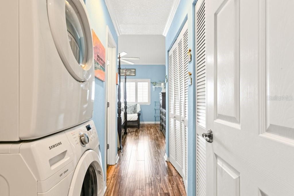 Interior, Utility Closets, Washer, Wood Texture Flooring