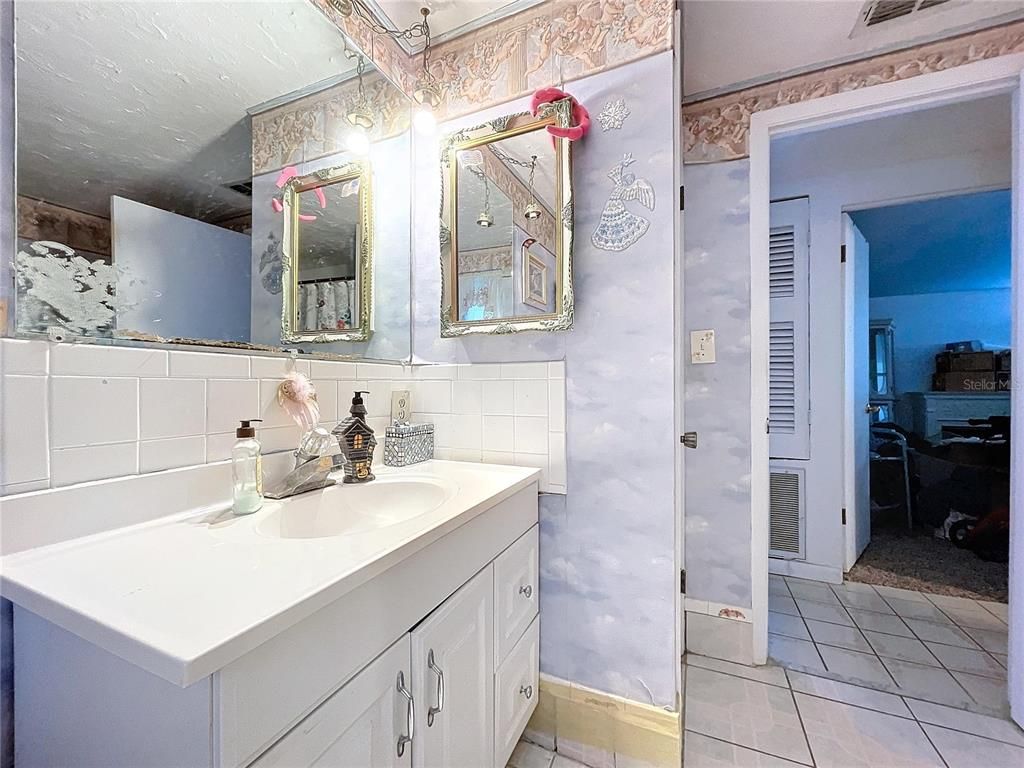 Bathroom, Interior