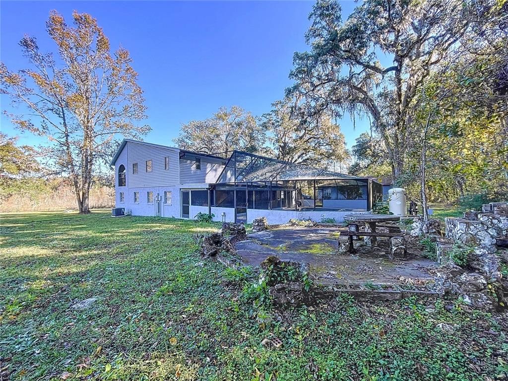 Backyard, Exterior