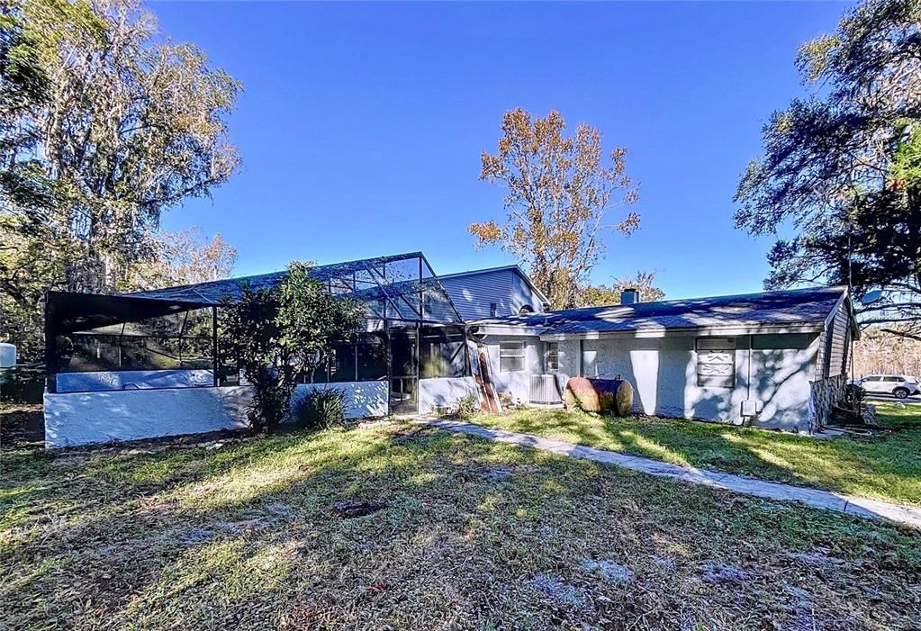 Backyard, Exterior