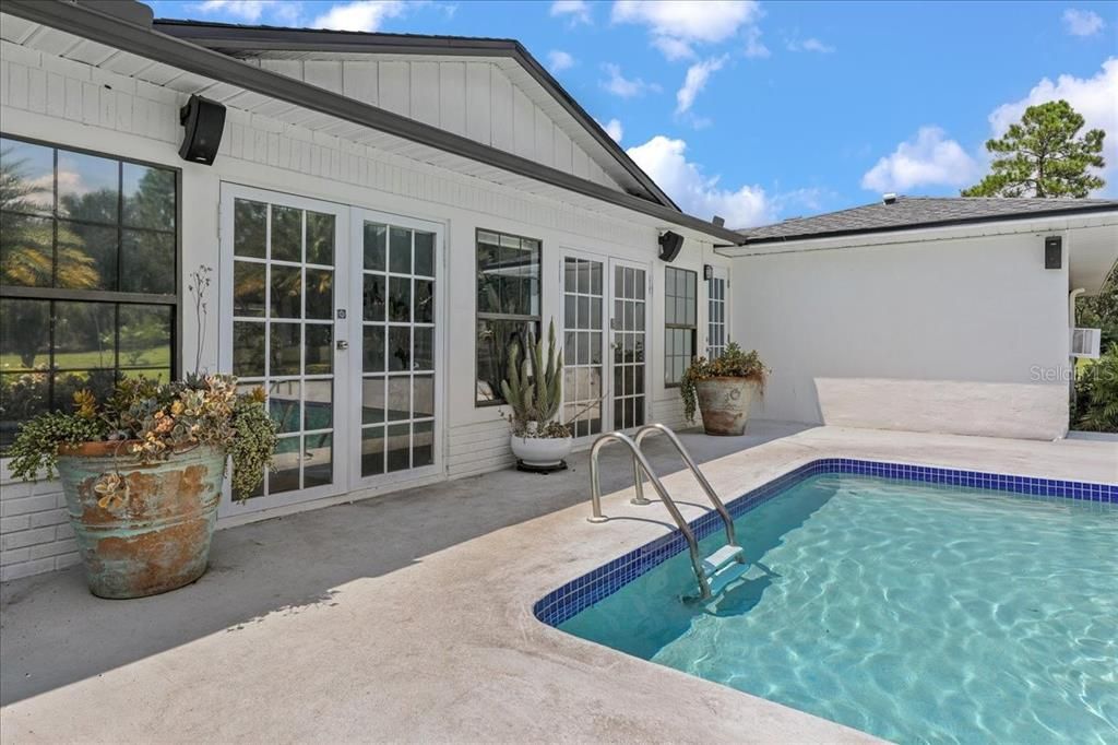 Exterior, Pool