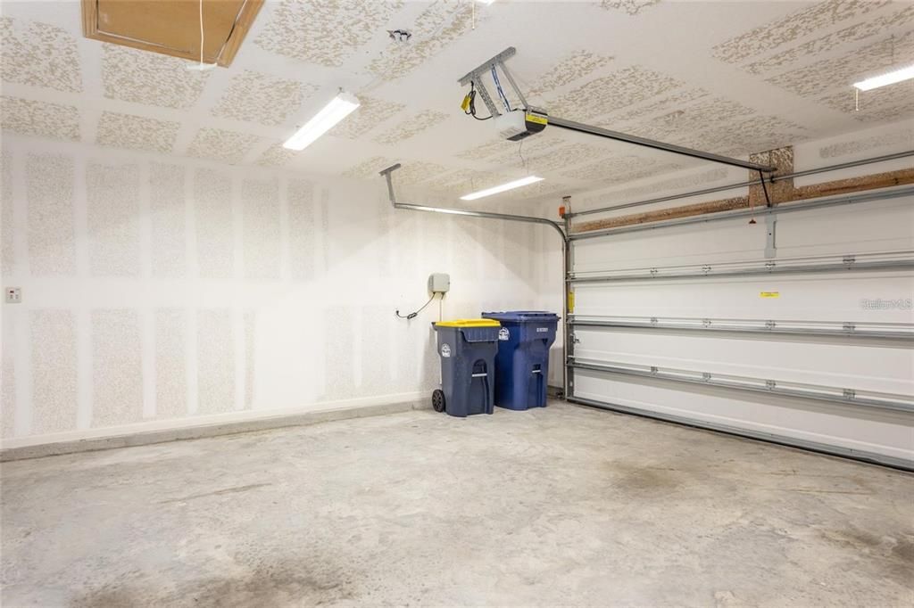 Garage, Interior