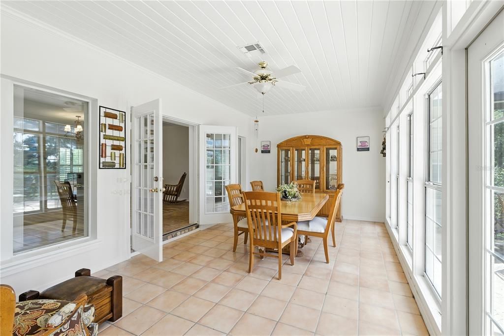 Dining room, Interior