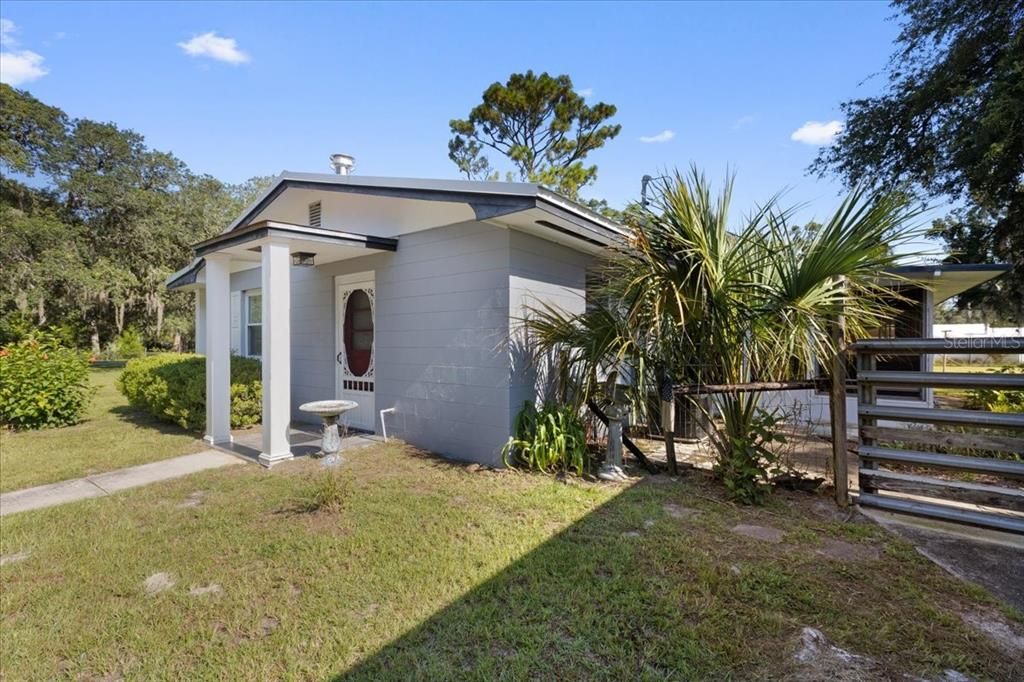 Backyard, Exterior