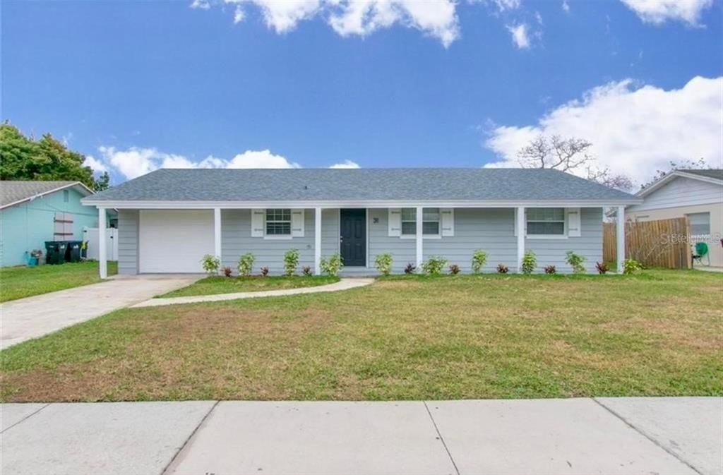 Attached, Exterior, Facade, Ranch