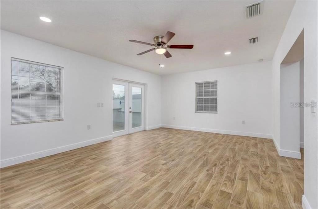 Empty room, Interior, Recessed Lighting, Wood Texture Flooring