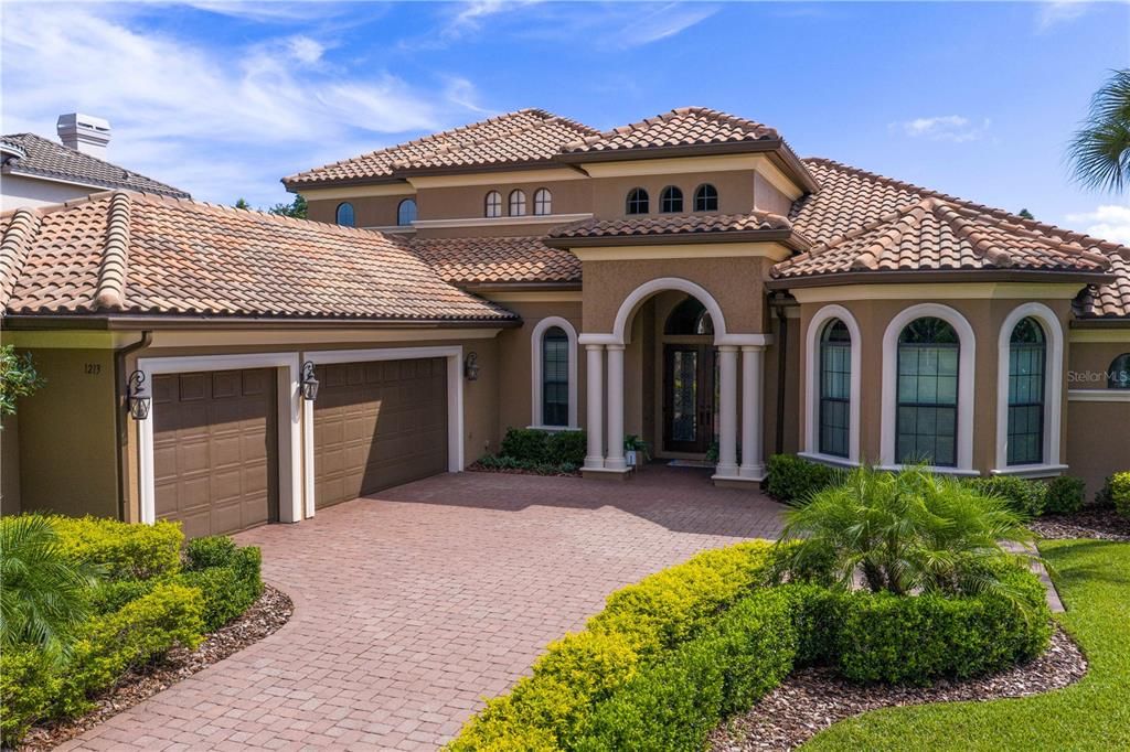 Attached, Exterior, Facade, Mediterranean