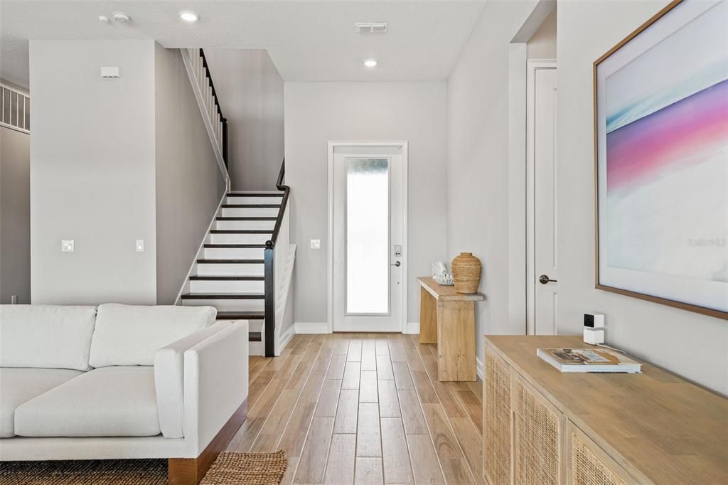 Interior, Recessed Lighting, Wood Texture Flooring