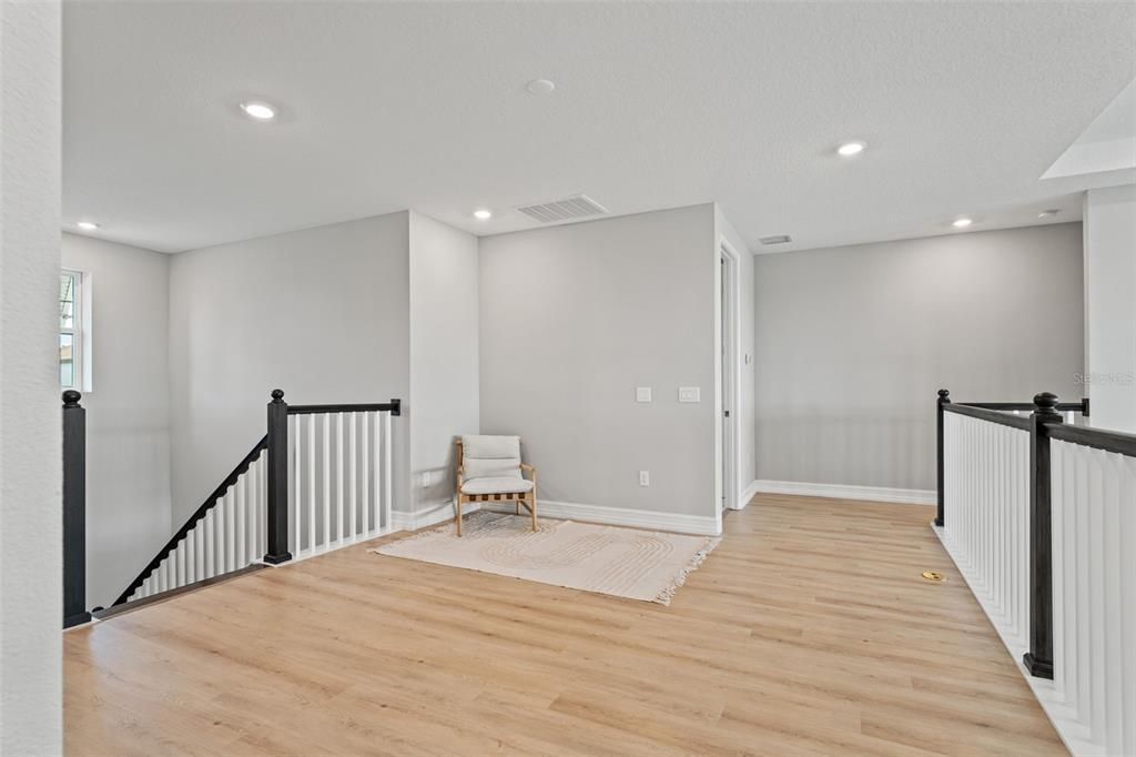 Interior, Recessed Lighting, Wood Texture Flooring