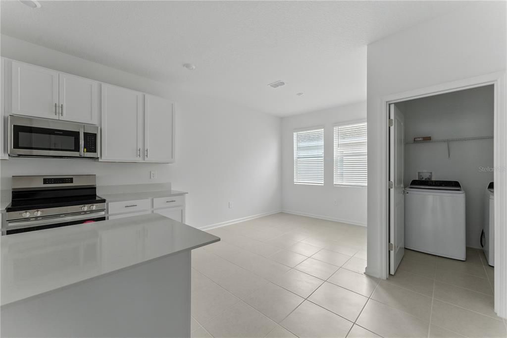 Interior, Kitchen, Recessed Lighting, Washer