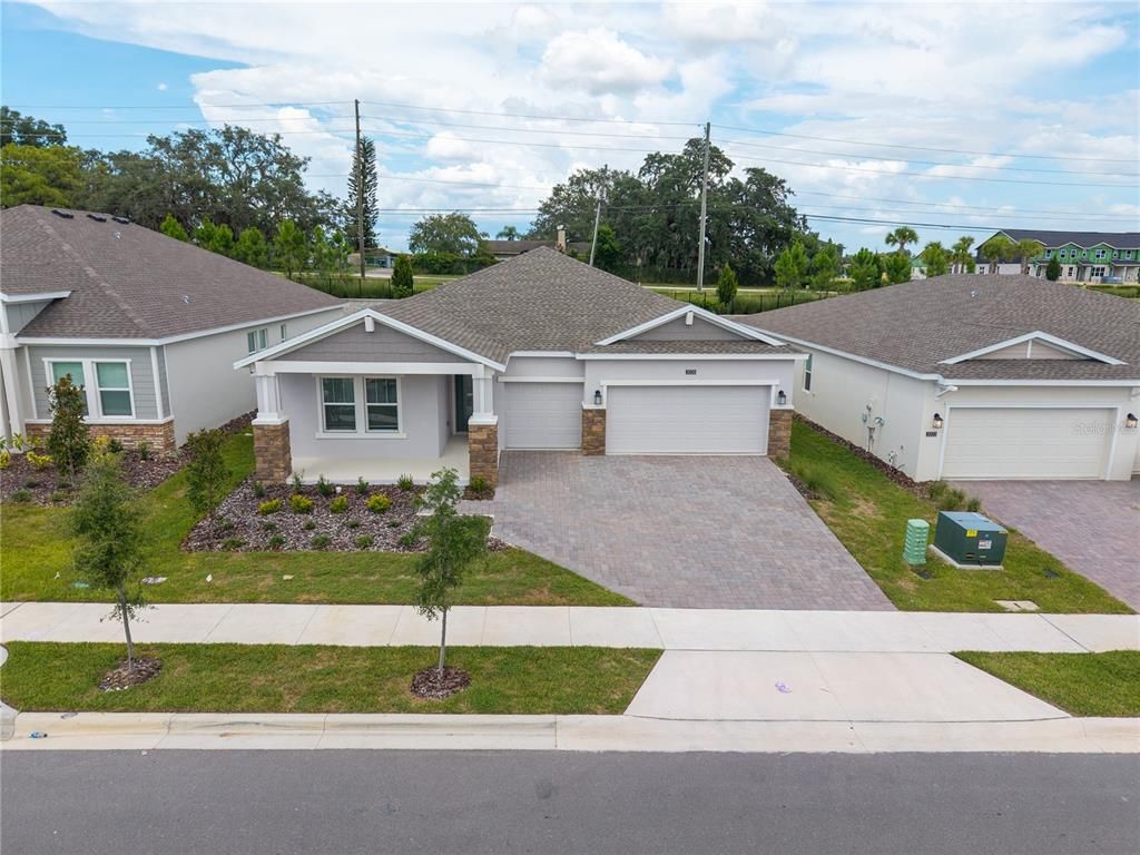 Attached, Exterior, Facade, Ranch