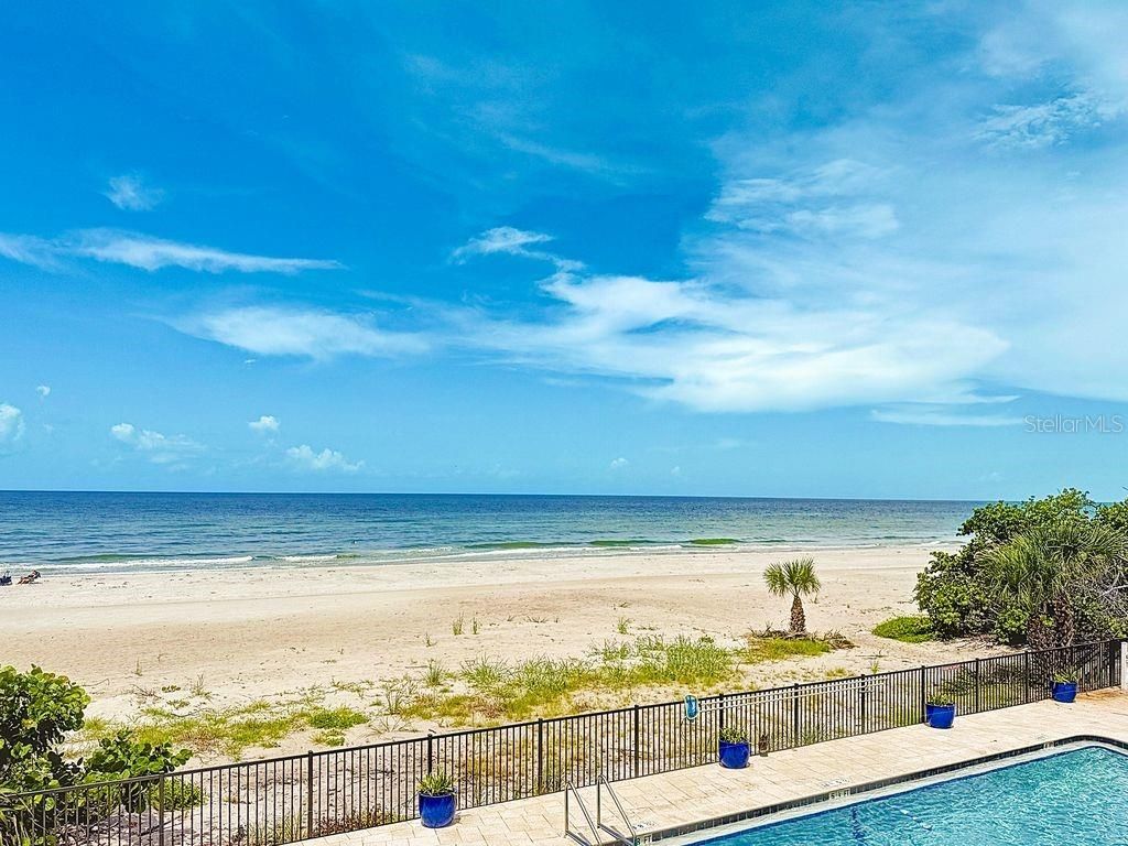 Exterior, Pool, Water