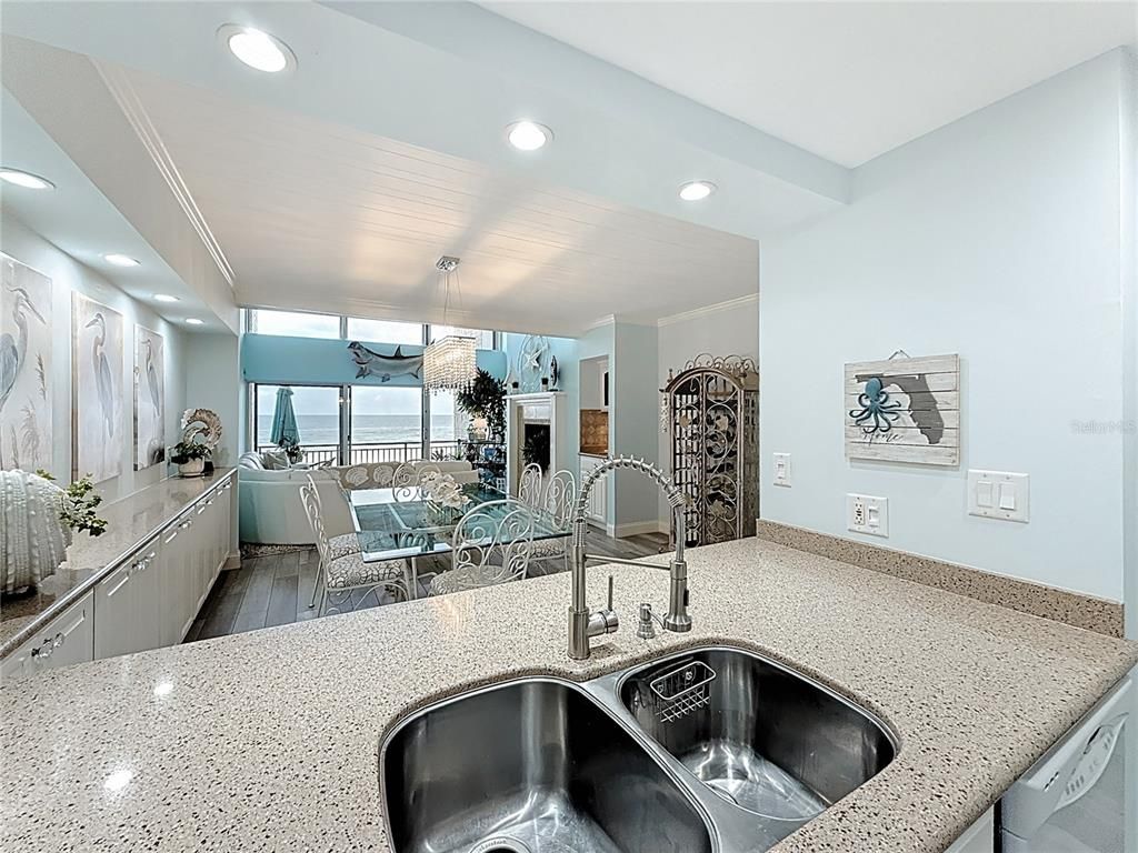 Chandelier, Dining room, Interior, Kitchen, Recessed Lighting, Water