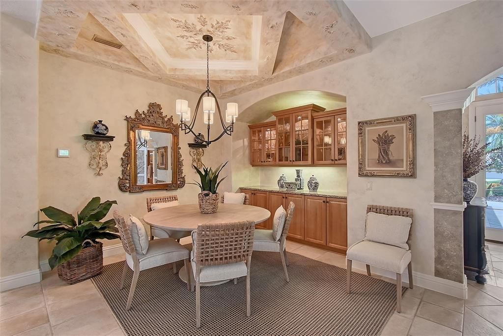 Chandelier, Dining room, Interior