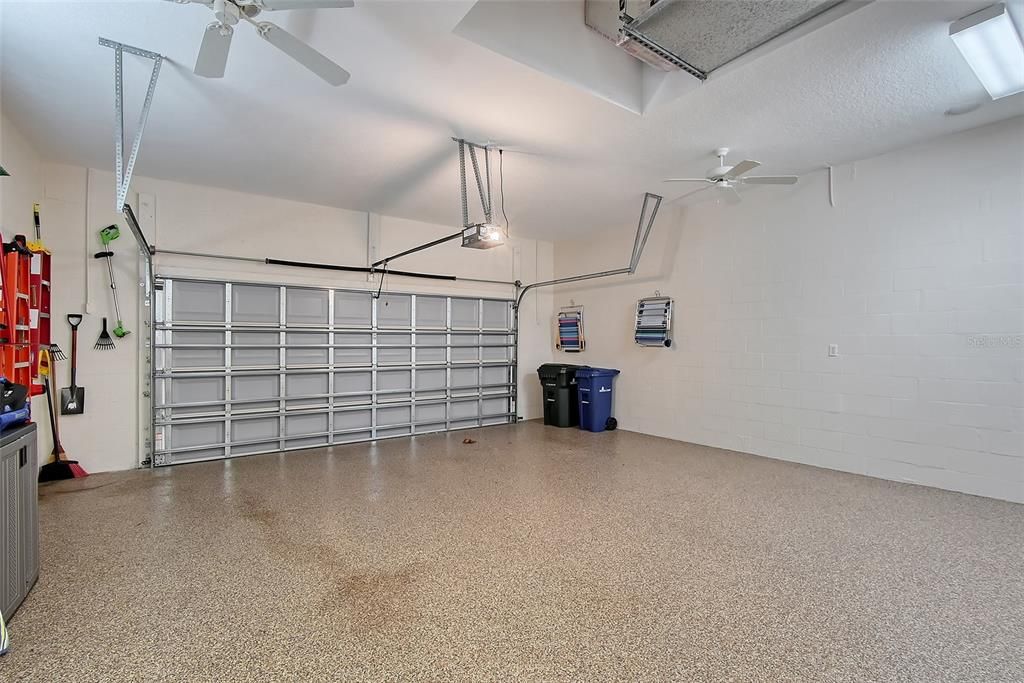 Garage, Interior