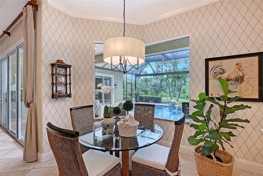 Chandelier, Dining room, Interior