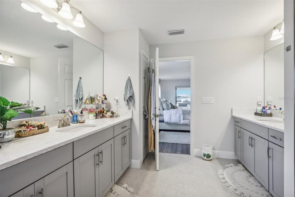 Bathroom, Bedroom, Dual Sink Vanities, Interior