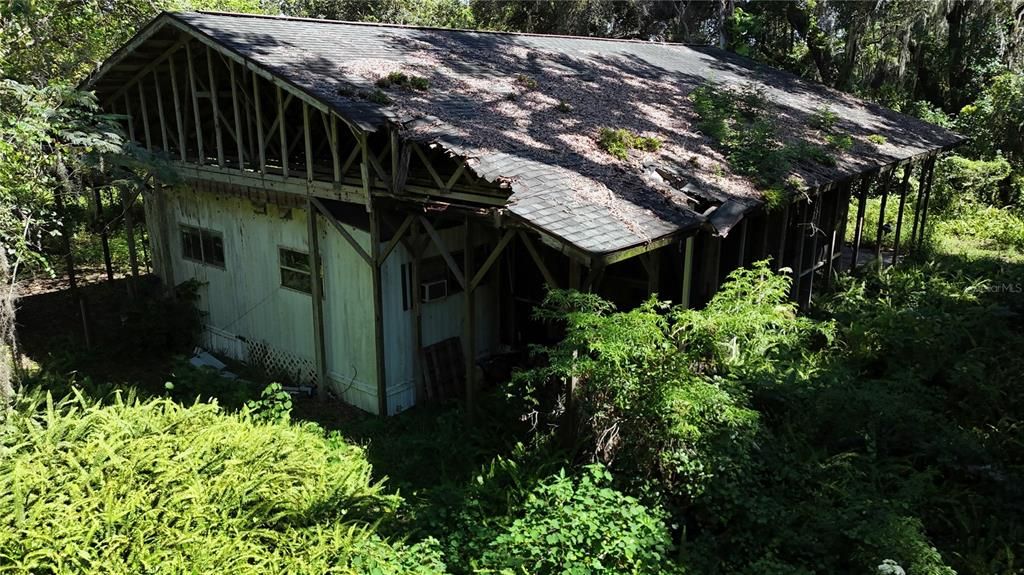 Exterior, Drone