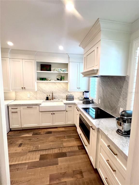 Interior, Kitchen, Marble Walls, Recessed Lighting, Wood Texture Flooring