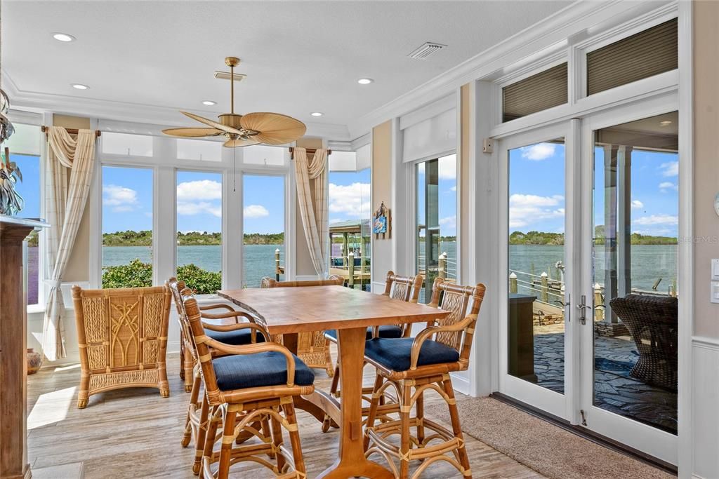 Dining room, Interior, Recessed Lighting, Water