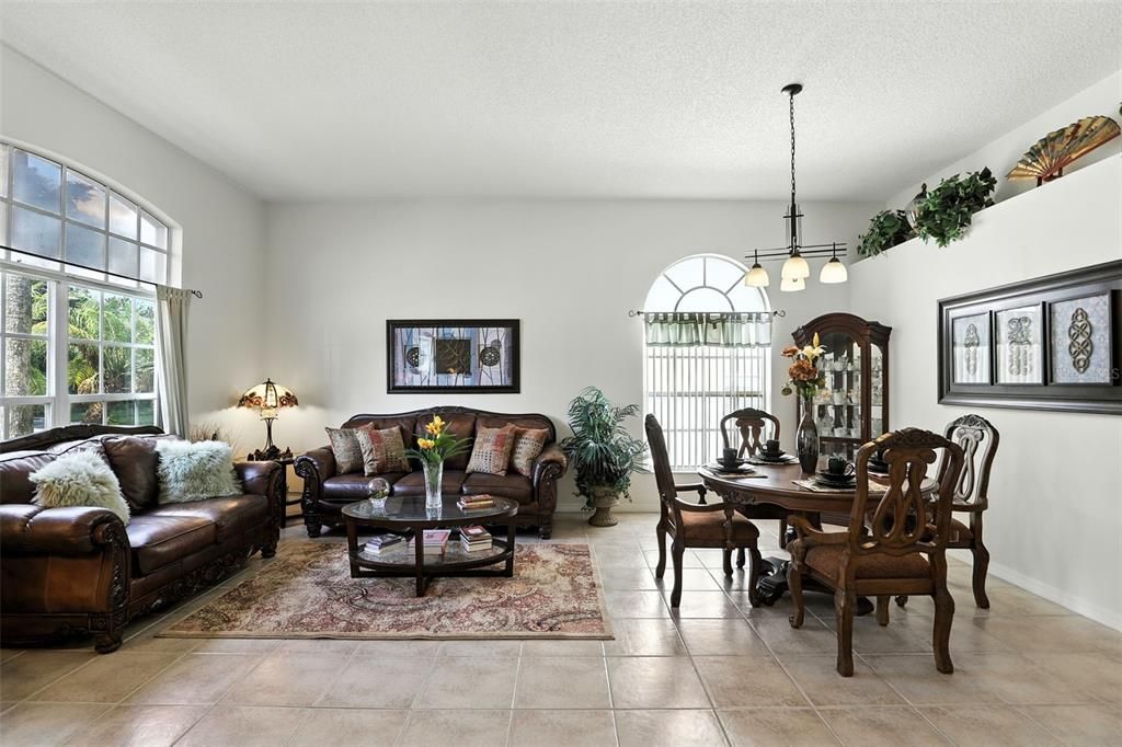 Dining room, Interior, Living room, Pendant Lights