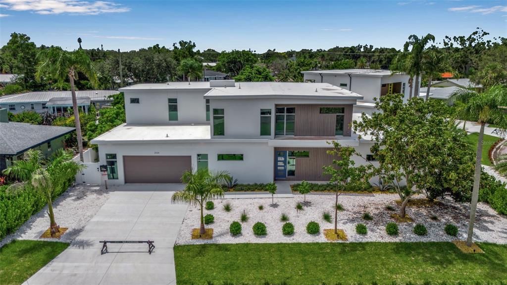 Exterior, Drone