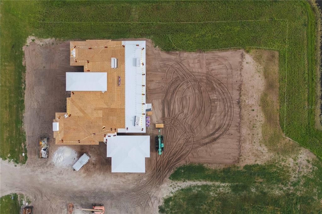 Exterior, Drone