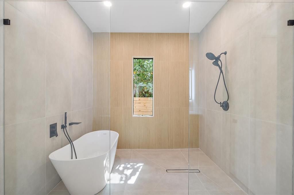 Bathroom, Free Standing Baths, Interior, Recessed Lighting