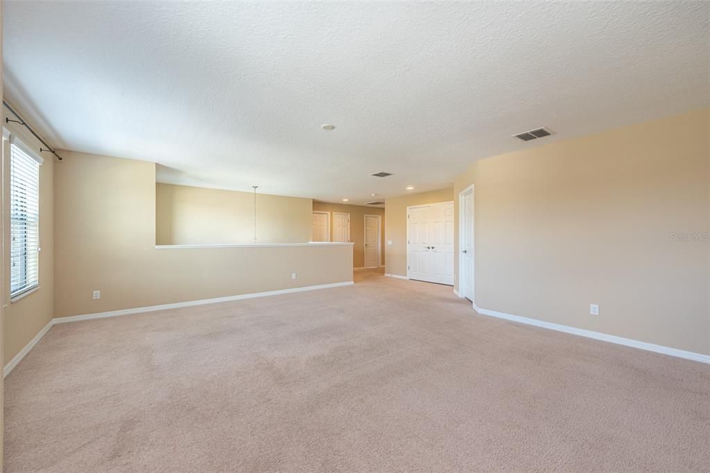 Empty room, Interior, Recessed Lighting