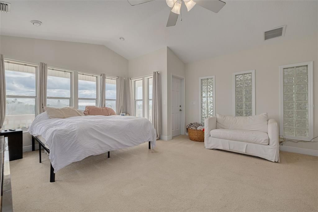 Bedroom, Interior, Recessed Lighting, Water