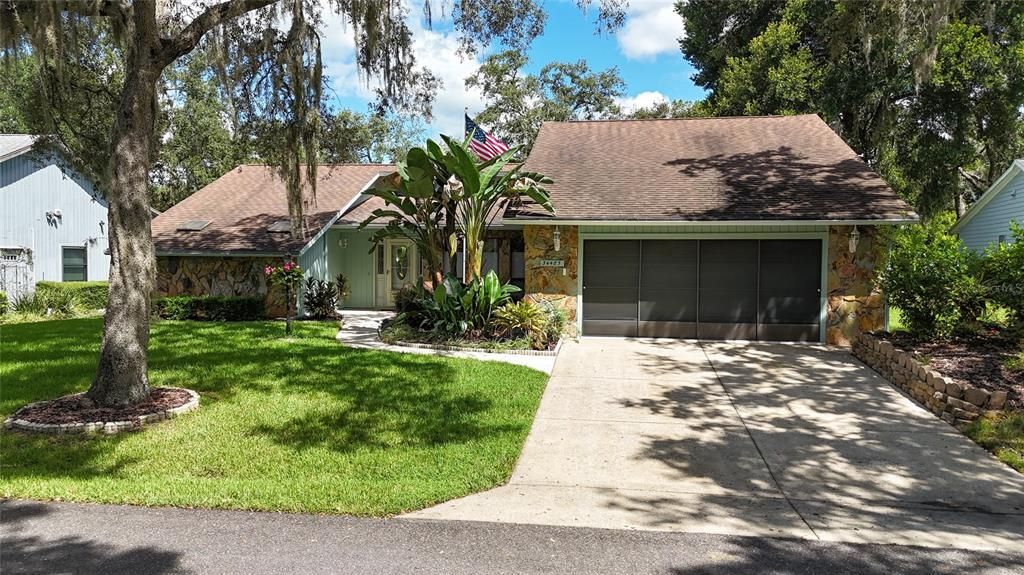 Attached, Exterior, Facade, Ranch