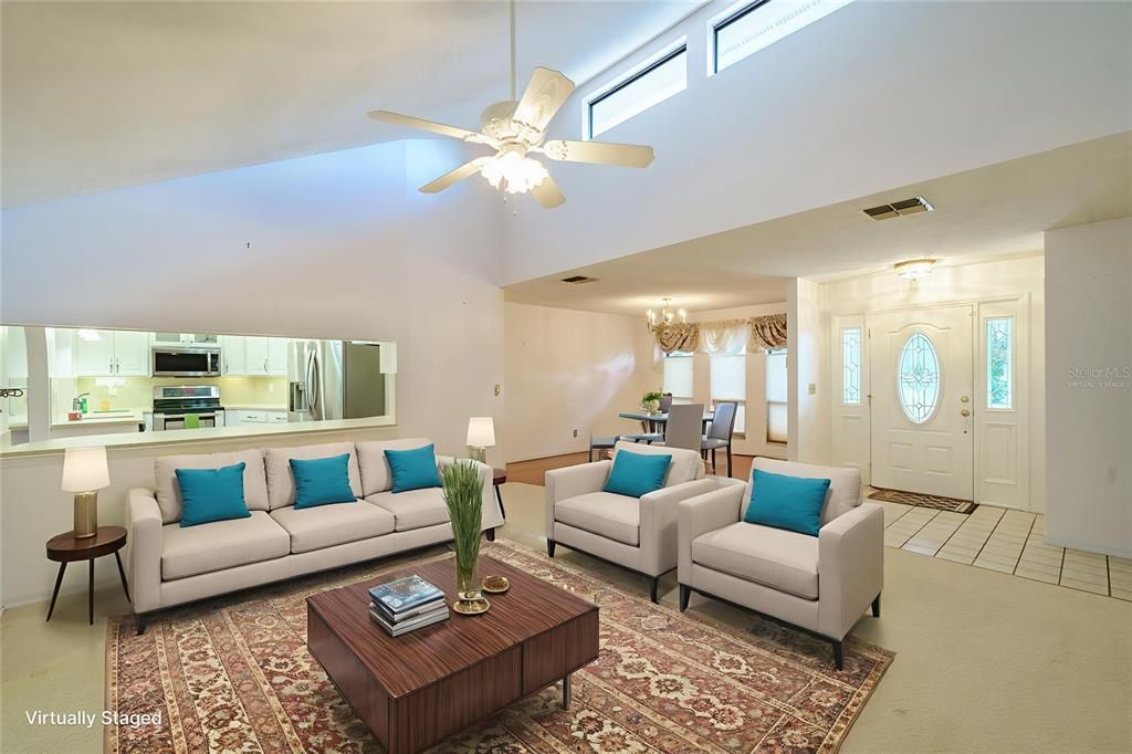 Chandelier, Dining room, Interior, Kitchen, Living room, Stainless Steel Appliances