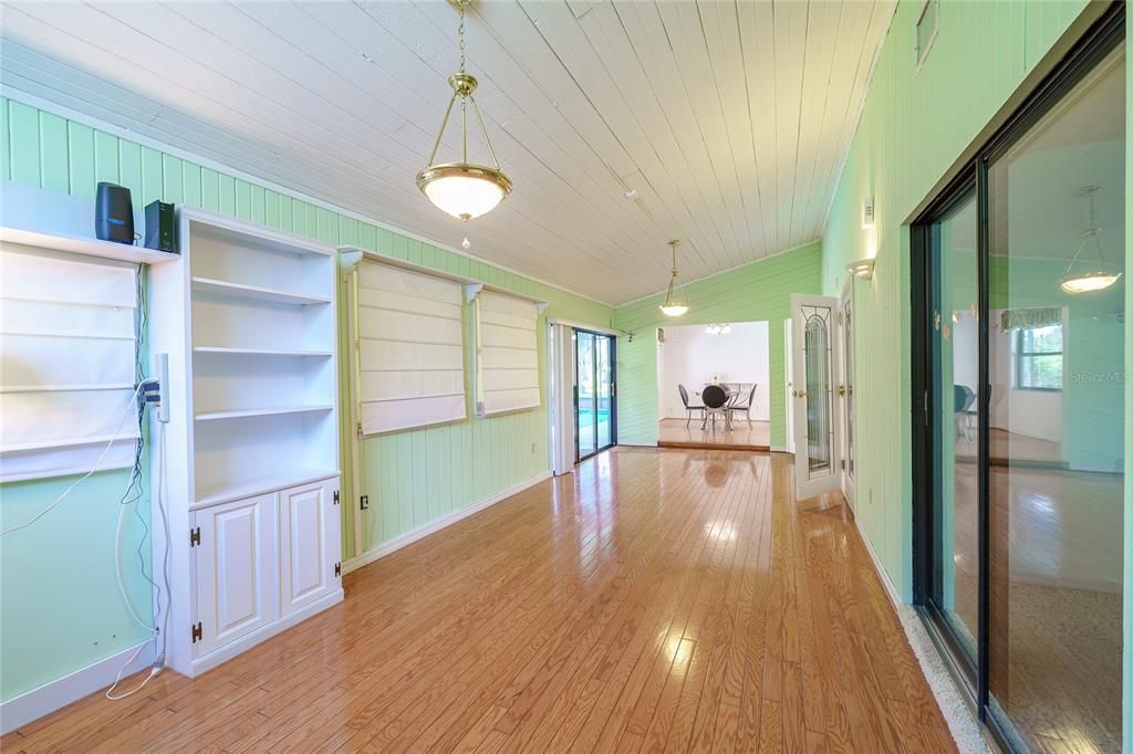 Empty room, Interior, Pendant Lights, Wood Texture Flooring